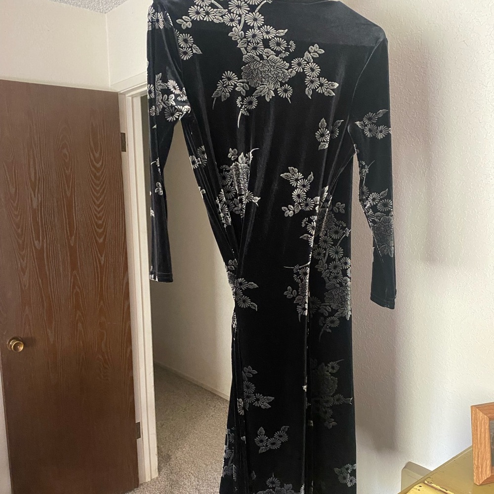 Dress - Picture 2 of 7